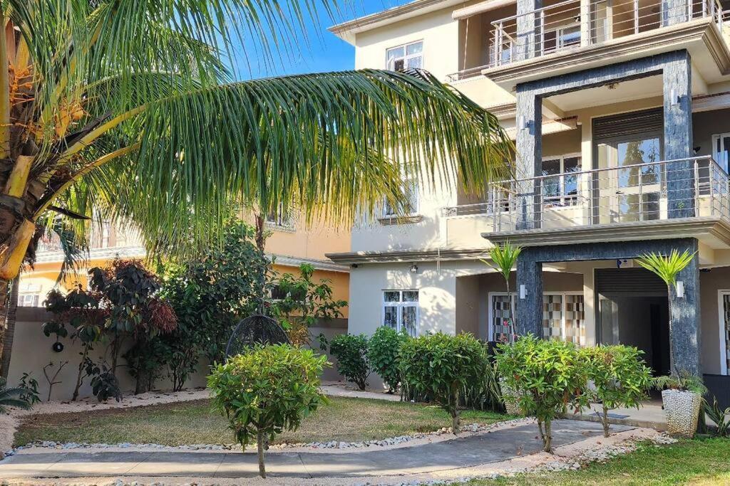 Number 9, 2Nd Floor,Pebble Bay Appartments 格兰贝伊 外观 照片