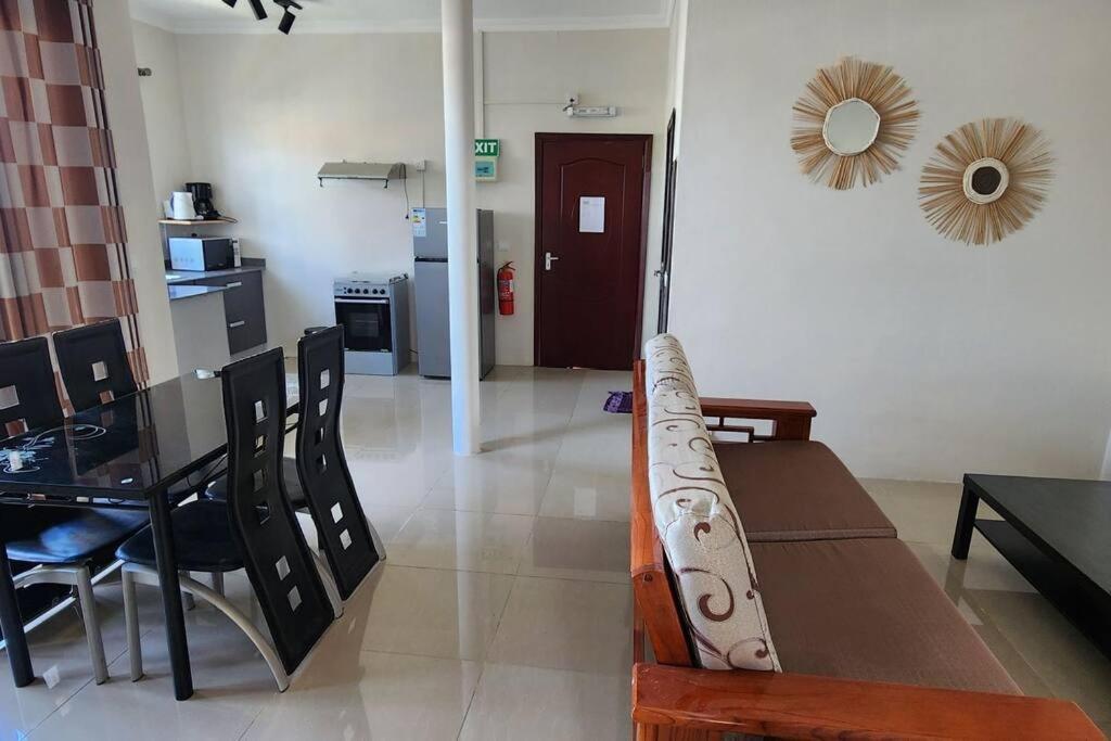 Number 9, 2Nd Floor,Pebble Bay Appartments 格兰贝伊 外观 照片